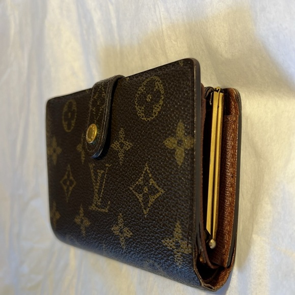 Louis Vuitton Monogram Wallet - Picture 10 of 13